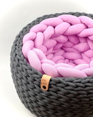 Už jste vyzkoušeli pletení na rukou?😱😍 Je to zábava, je to rychlé a zvládne to každý👍 V nabídce máme nejsilnější šňůry na...